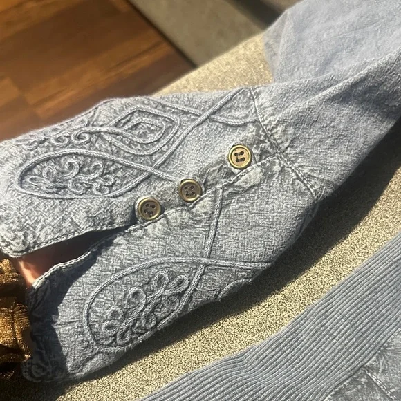 Large 100% Cotton Blue Denim Button-Up Shirt Boho tribal vibes super cute - Picture 11 of 17